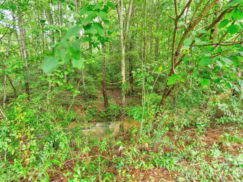 136 Foxhill Drive, Shelby, NC 28150.  MLS# CAR4378015, YatesRealty ID 19611. 