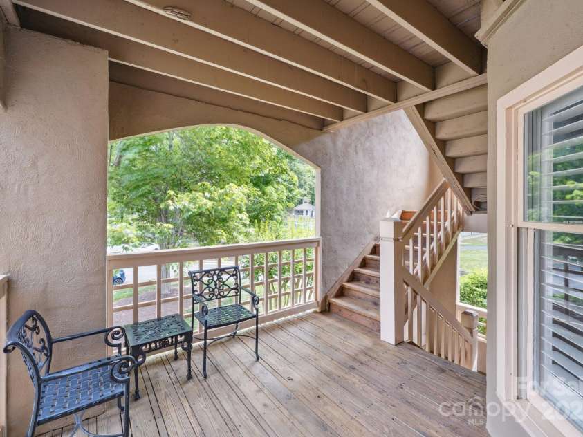 635 Portside Drive, Davidson, NC 28036.  MLS# CAR4264863, YatesRealty ID 19611. 