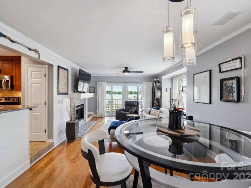 635 Portside Drive, Davidson, NC 28036.  MLS# CAR4264863, YatesRealty ID 19611. 