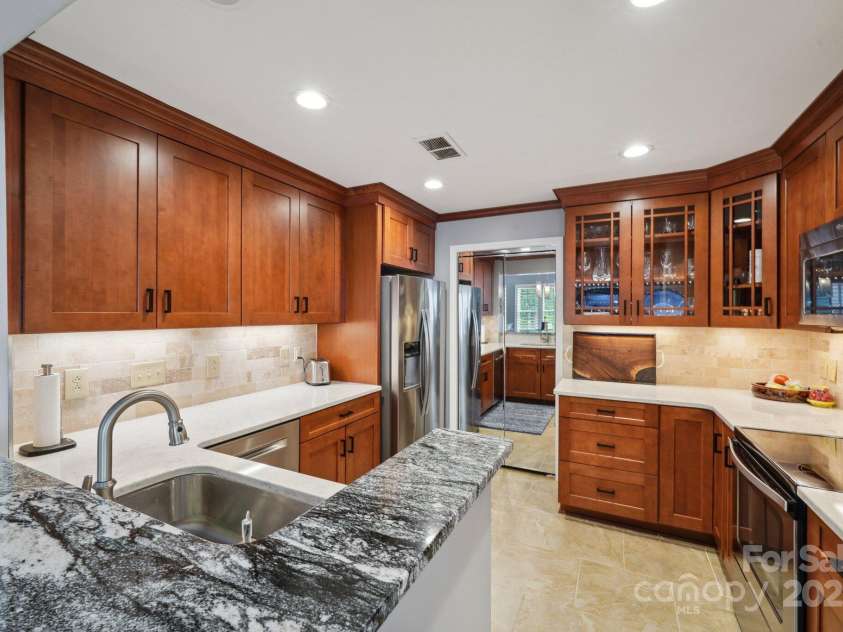 635 Portside Drive, Davidson, NC 28036.  MLS# CAR4264863, YatesRealty ID 19611. 