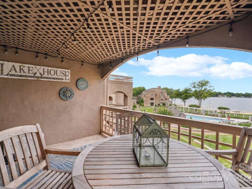 635 Portside Drive, Davidson, NC 28036.  MLS# CAR4264863, YatesRealty ID 19611. 