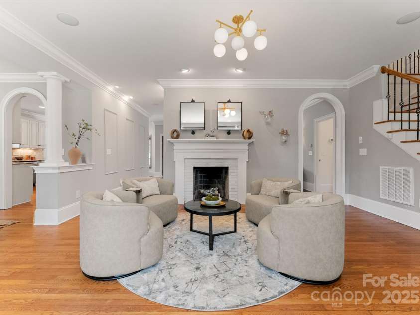 901 Hartford Avenue, Charlotte, NC 28209.  MLS# CAR4267202, YatesRealty ID 19612. 