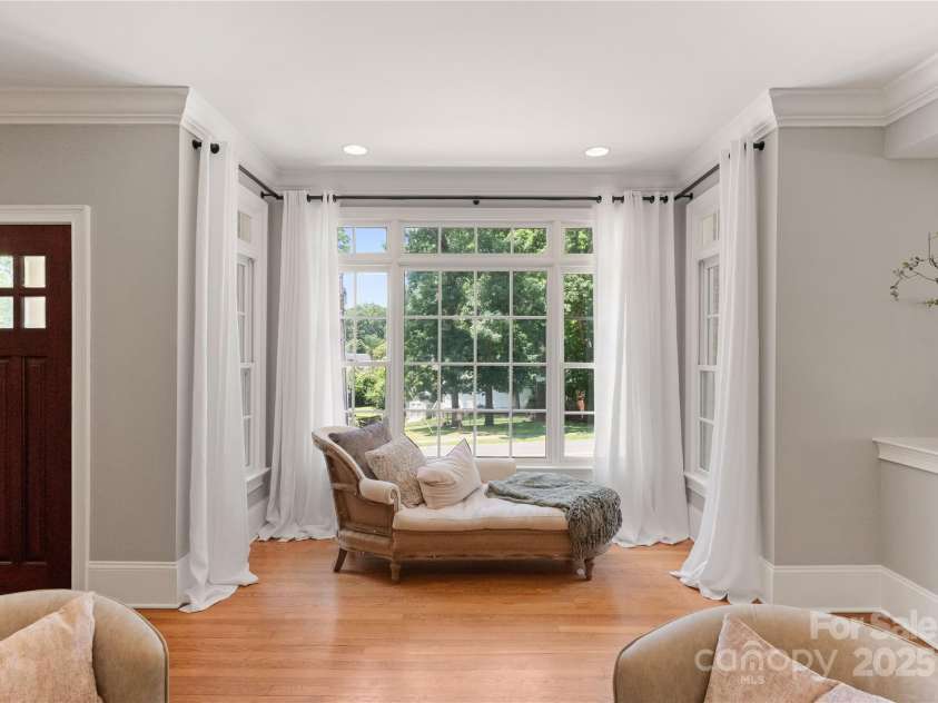 901 Hartford Avenue, Charlotte, NC 28209.  MLS# CAR4267202, YatesRealty ID 19612. 