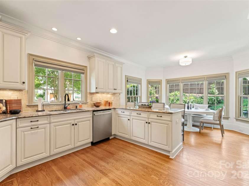 901 Hartford Avenue, Charlotte, NC 28209.  MLS# CAR4267202, YatesRealty ID 19612. 