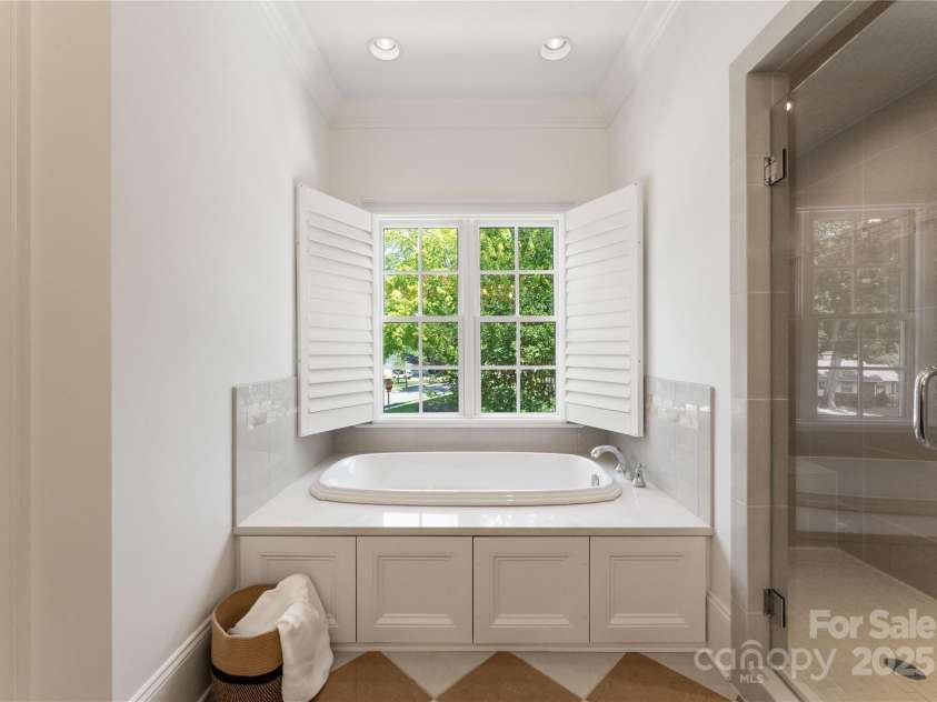 901 Hartford Avenue, Charlotte, NC 28209.  MLS# CAR4267202, YatesRealty ID 19612. 