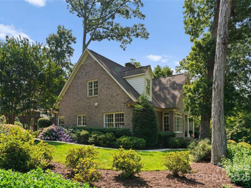 901 Hartford Avenue, Charlotte, NC 28209.  MLS# CAR4267202, YatesRealty ID 19612. 