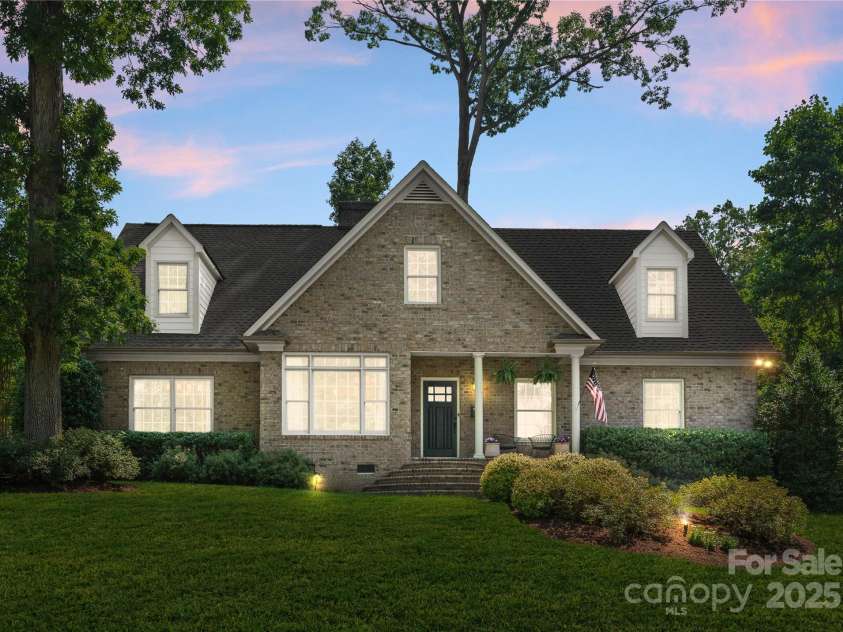 901 Hartford Avenue, Charlotte, NC 28209.  MLS# CAR4267202, YatesRealty ID 19612. 