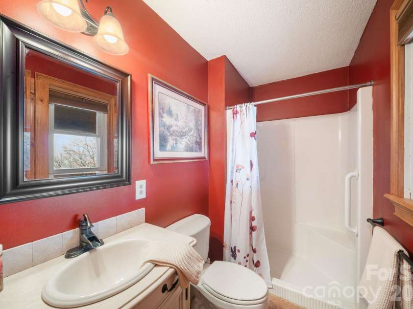 98 Scarlett Drive, Pisgah Forest, NC 28768.  MLS# CAR4360950, YatesRealty ID 19613. Full bathroom 3 