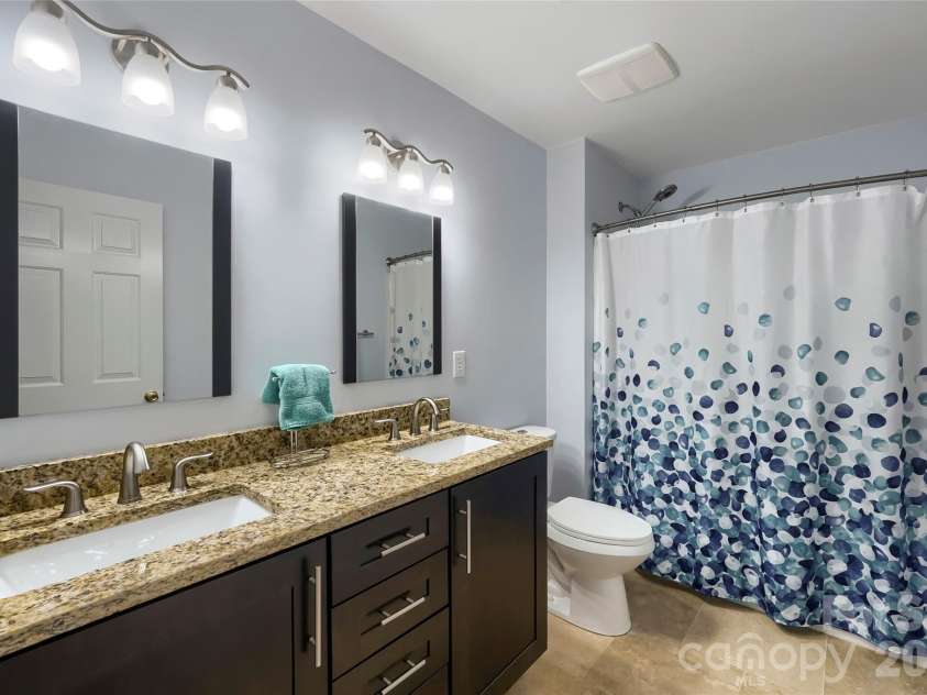 3922 Green Pasture Road, Charlotte, NC 28269.  MLS# CAR4375257, YatesRealty ID 19615. 