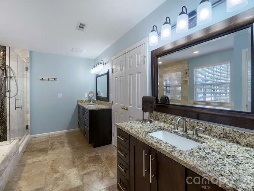 3922 Green Pasture Road, Charlotte, NC 28269.  MLS# CAR4375257, YatesRealty ID 19615. 