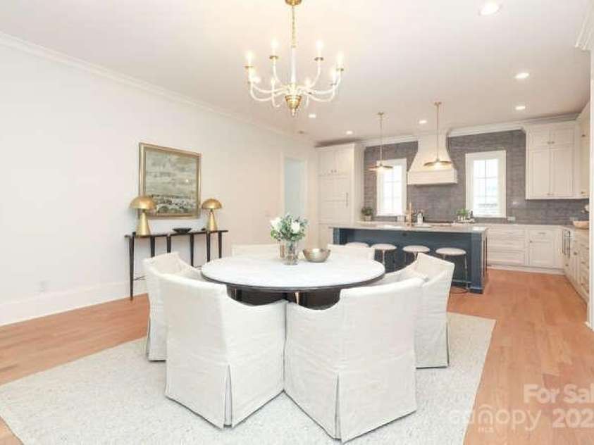 3119 Knowlton Lane, Charlotte, NC 28205.  MLS# CAR4297838, YatesRealty ID 19616. Dining space