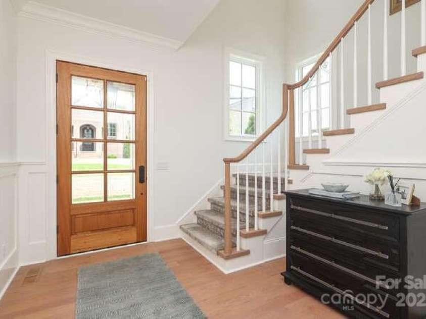 3119 Knowlton Lane, Charlotte, NC 28205.  MLS# CAR4297838, YatesRealty ID 19616. Entry