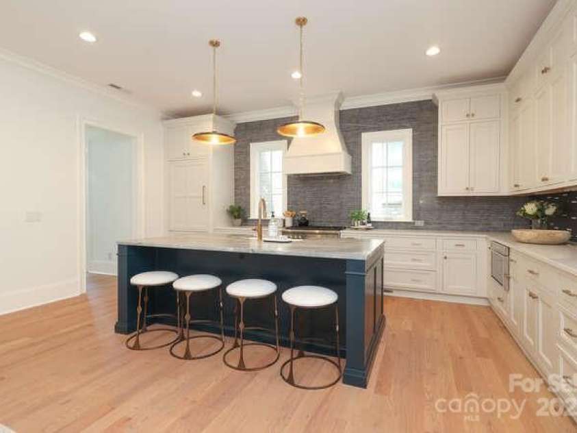 3119 Knowlton Lane, Charlotte, NC 28205.  MLS# CAR4297838, YatesRealty ID 19616. Kitchen