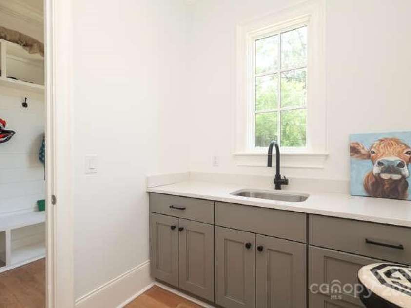 3119 Knowlton Lane, Charlotte, NC 28205.  MLS# CAR4297838, YatesRealty ID 19616. Laundry