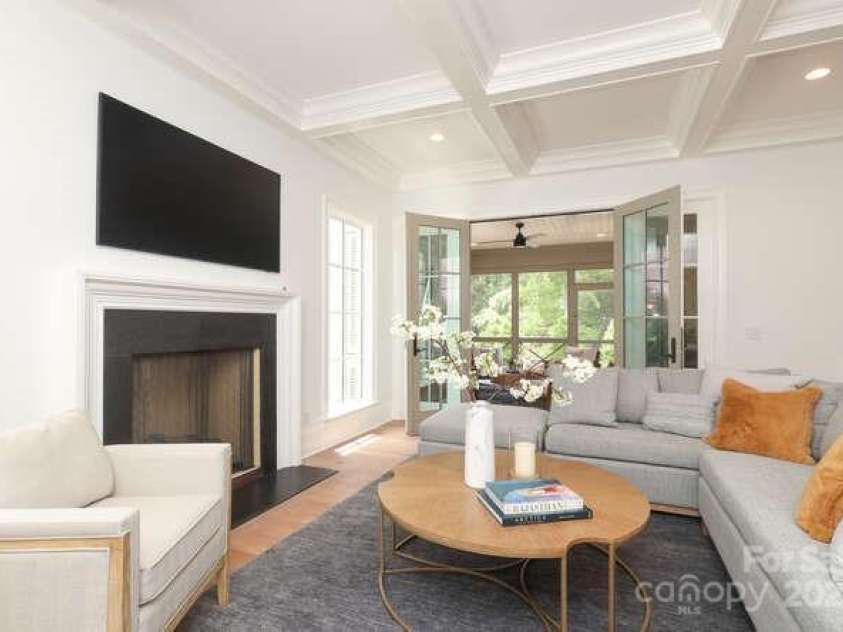 3119 Knowlton Lane, Charlotte, NC 28205.  MLS# CAR4297838, YatesRealty ID 19616. Living area