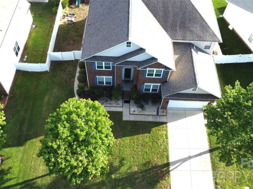 14615 Bridle Trace Lane, Pineville, NC 28134.  MLS# CAR4259188, YatesRealty ID 19618. 