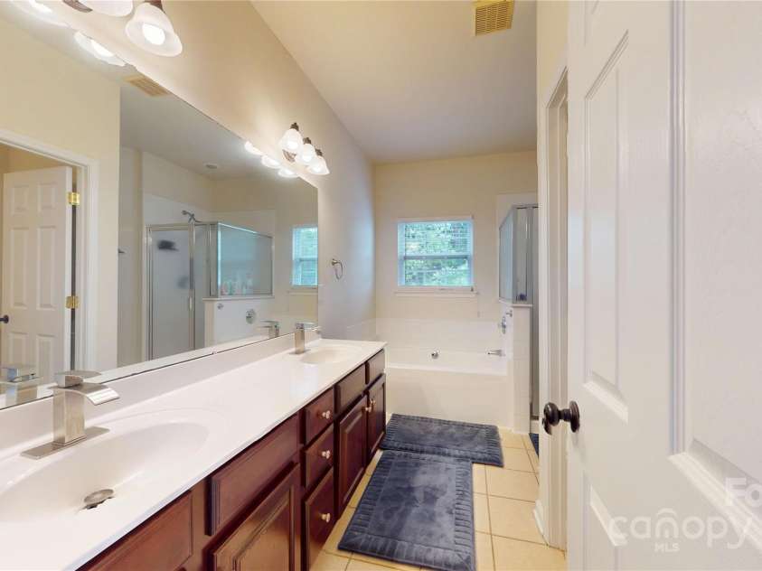 14615 Bridle Trace Lane, Pineville, NC 28134.  MLS# CAR4259188, YatesRealty ID 19618. 