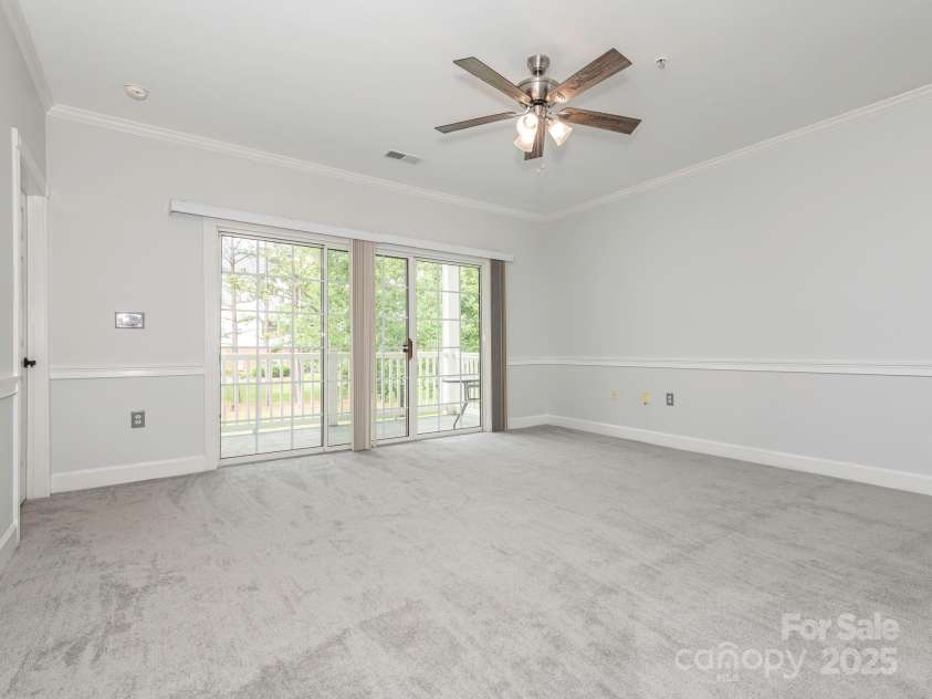 8747 Coralbell Lane, Charlotte, NC 28213.  MLS# CAR4258950, YatesRealty ID 19619. Living Room
