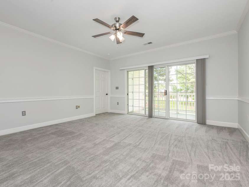8747 Coralbell Lane, Charlotte, NC 28213.  MLS# CAR4258950, YatesRealty ID 19619. Living Room