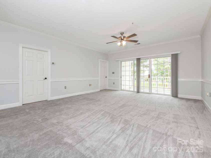 8747 Coralbell Lane, Charlotte, NC 28213.  MLS# CAR4258950, YatesRealty ID 19619. Living Room