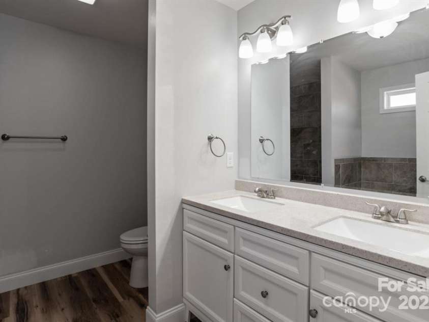 135 Quinn Hill Lane, Mars Hill, NC 28754.  MLS# CAR4214052, YatesRealty ID 1962. 