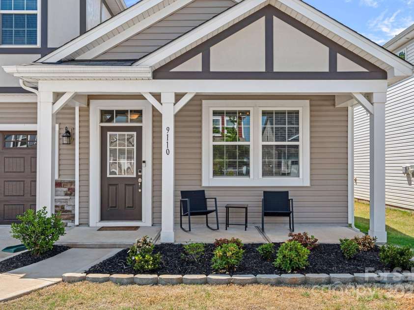 9110 Buckley Court, Charlotte, NC 28269.  MLS# CAR4263998, YatesRealty ID 19621. 