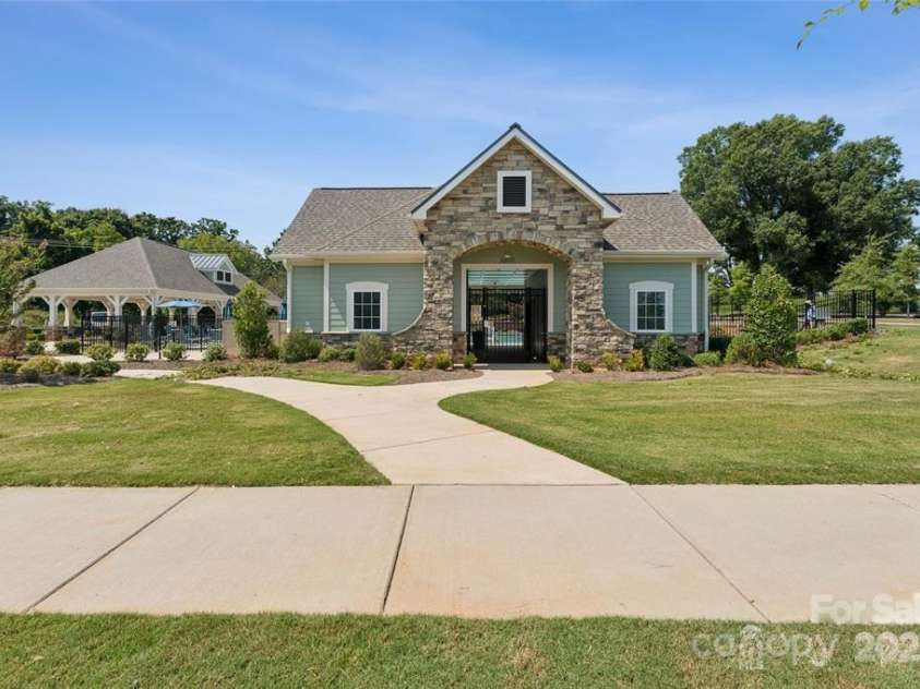 9110 Buckley Court, Charlotte, NC 28269.  MLS# CAR4263998, YatesRealty ID 19621. 