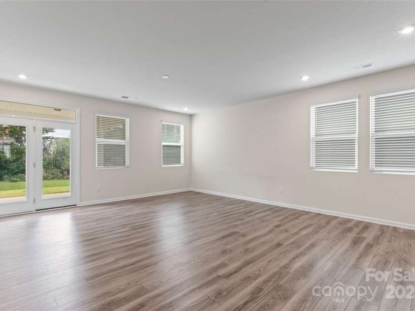 9110 Buckley Court, Charlotte, NC 28269.  MLS# CAR4309359, YatesRealty ID 19621. 