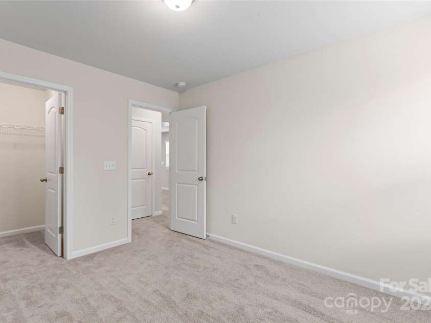 9110 Buckley Court, Charlotte, NC 28269.  MLS# CAR4309359, YatesRealty ID 19621. 