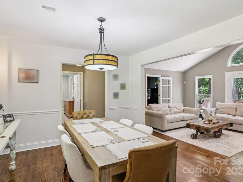 10311 Windtree Lane, Charlotte, NC 28215.  MLS# CAR4267329, YatesRealty ID 19622. 