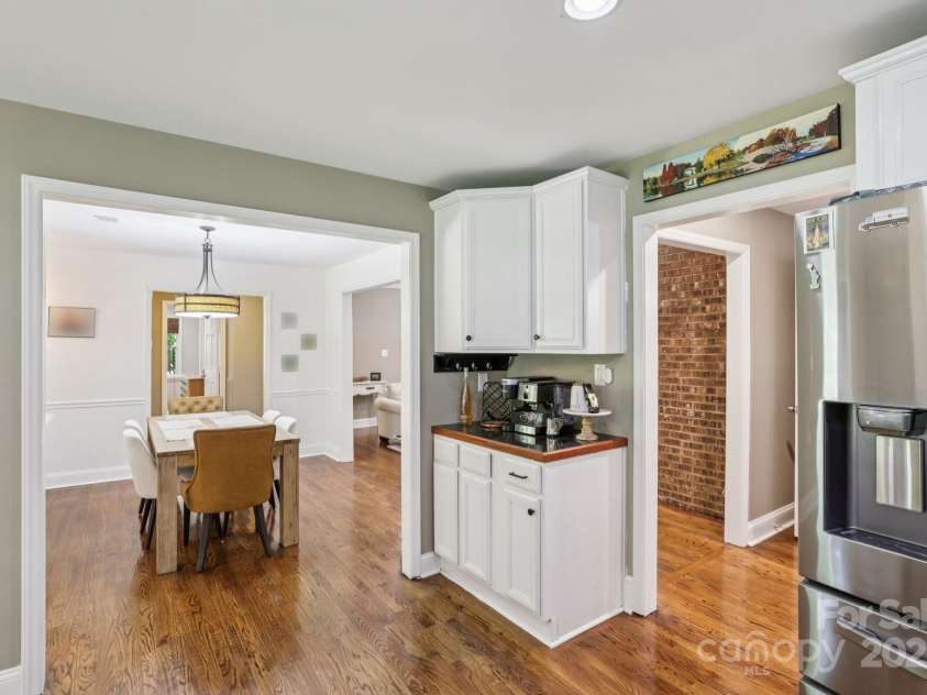 10311 Windtree Lane, Charlotte, NC 28215.  MLS# CAR4267329, YatesRealty ID 19622. 