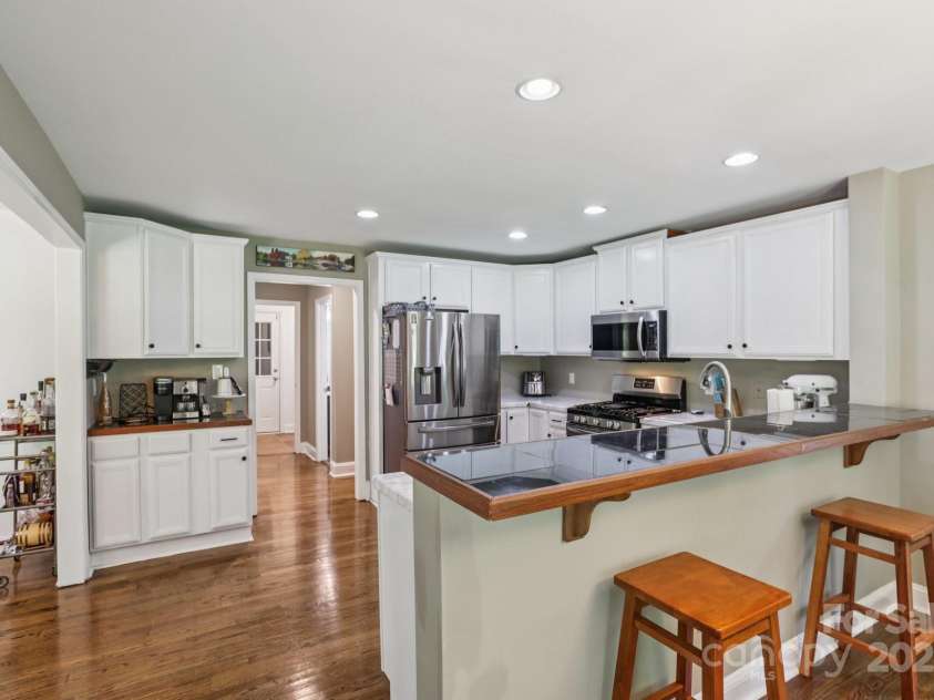 10311 Windtree Lane, Charlotte, NC 28215.  MLS# CAR4267329, YatesRealty ID 19622. 