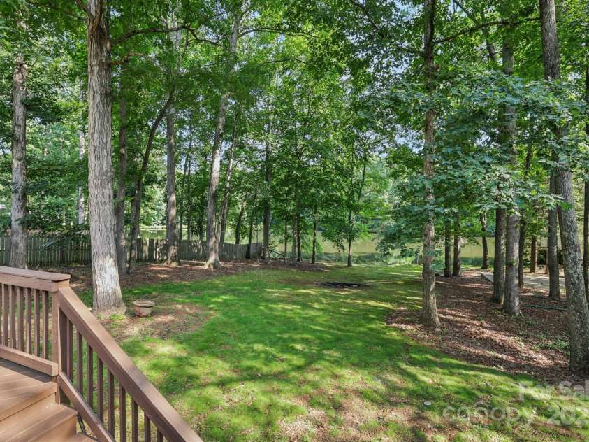 10311 Windtree Lane, Charlotte, NC 28215.  MLS# CAR4267329, YatesRealty ID 19622. 