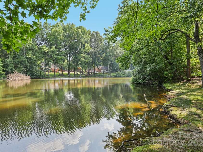 10311 Windtree Lane, Charlotte, NC 28215.  MLS# CAR4267329, YatesRealty ID 19622. 