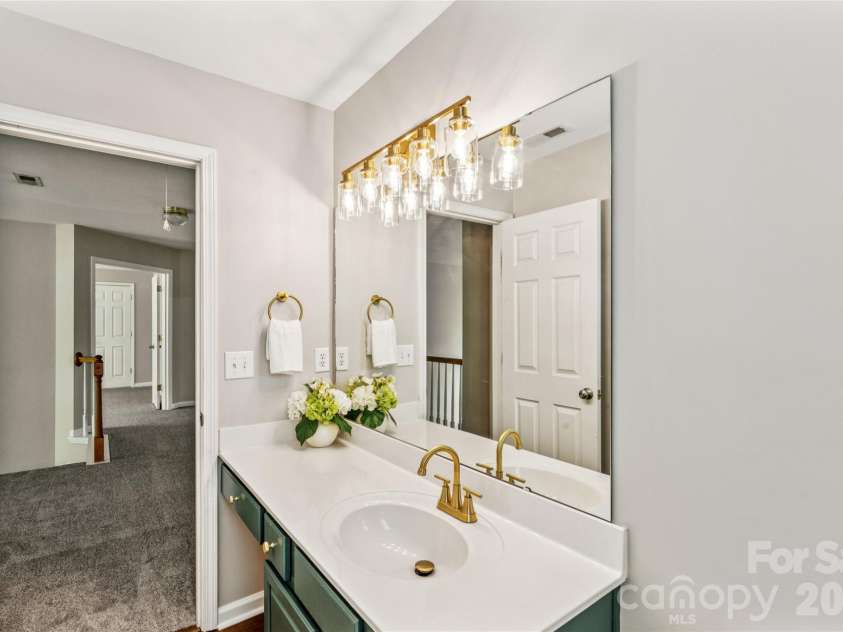 1206 Arrow Lake Court, Fort Mill, SC 29707.  MLS# CAR4371326, YatesRealty ID 19622. Secondary bathroom