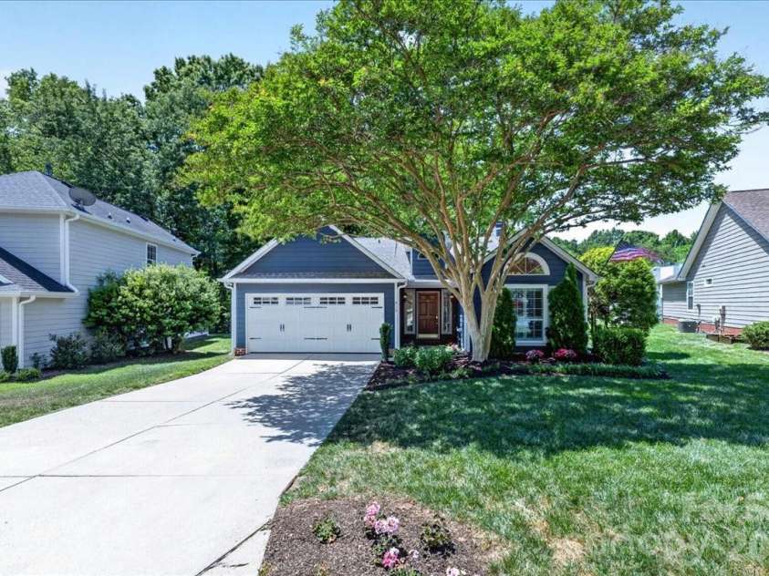 819 Mill Run Drive, Charlotte, NC 28209.  MLS# CAR4377088, YatesRealty ID 19623. 