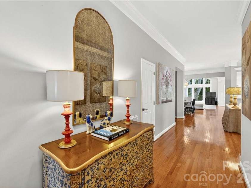 819 Mill Run Drive, Charlotte, NC 28209.  MLS# CAR4377088, YatesRealty ID 19623. 