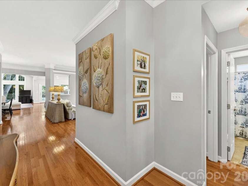819 Mill Run Drive, Charlotte, NC 28209.  MLS# CAR4377088, YatesRealty ID 19623. 