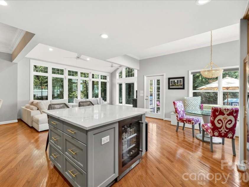819 Mill Run Drive, Charlotte, NC 28209.  MLS# CAR4377088, YatesRealty ID 19623. 