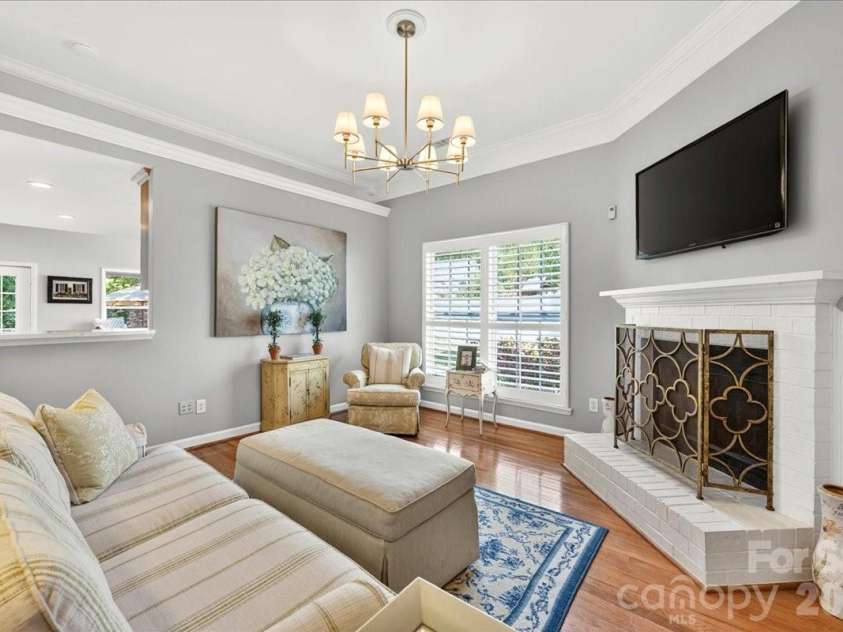 819 Mill Run Drive, Charlotte, NC 28209.  MLS# CAR4377088, YatesRealty ID 19623. 