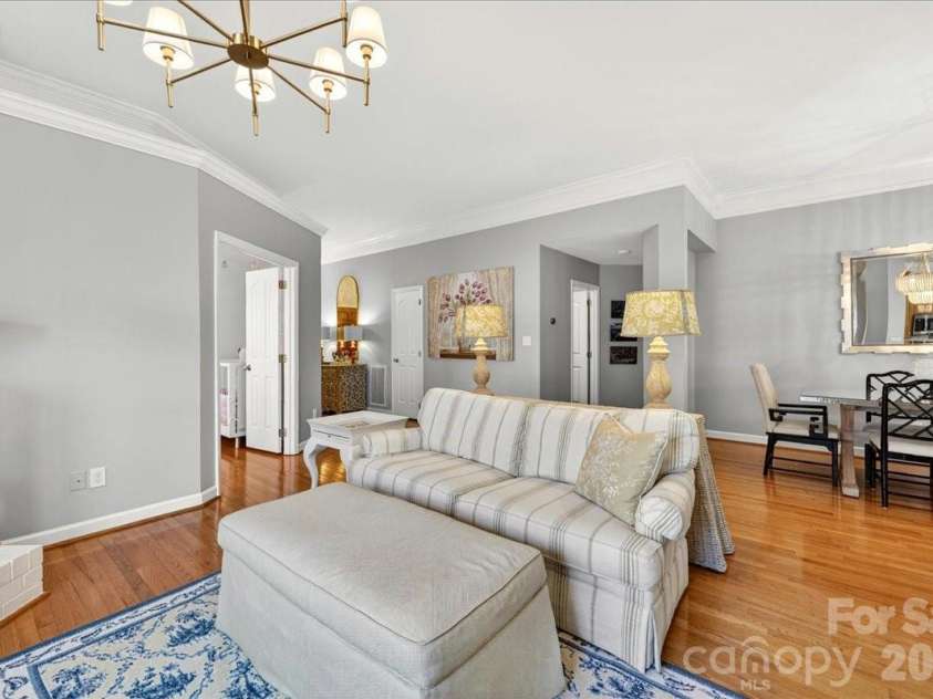 819 Mill Run Drive, Charlotte, NC 28209.  MLS# CAR4377088, YatesRealty ID 19623. 