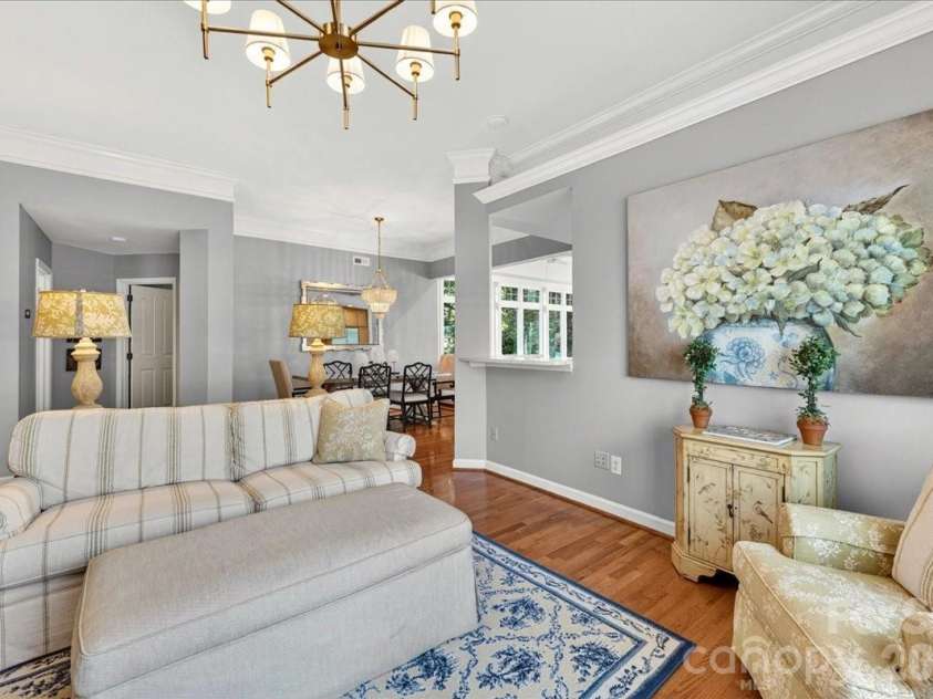 819 Mill Run Drive, Charlotte, NC 28209.  MLS# CAR4377088, YatesRealty ID 19623. 