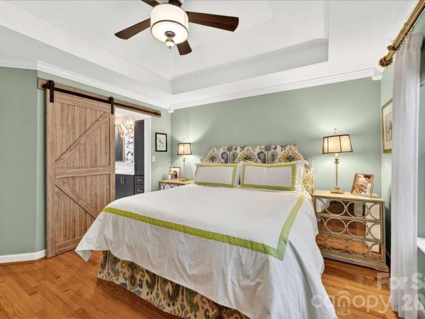 819 Mill Run Drive, Charlotte, NC 28209.  MLS# CAR4377088, YatesRealty ID 19623. 