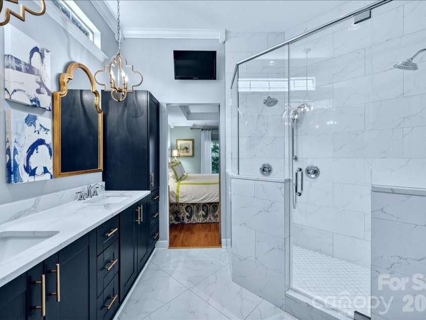 819 Mill Run Drive, Charlotte, NC 28209.  MLS# CAR4377088, YatesRealty ID 19623. 