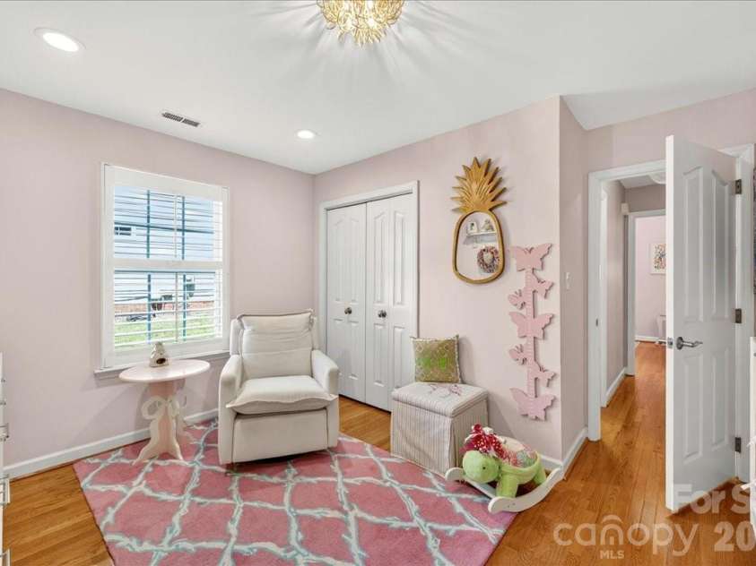 819 Mill Run Drive, Charlotte, NC 28209.  MLS# CAR4377088, YatesRealty ID 19623. 