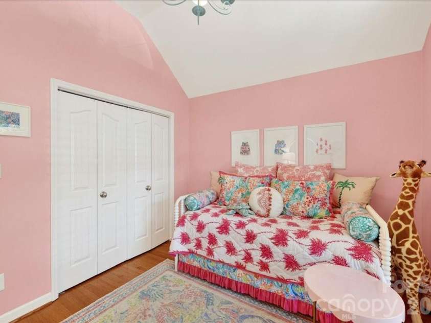 819 Mill Run Drive, Charlotte, NC 28209.  MLS# CAR4377088, YatesRealty ID 19623. 