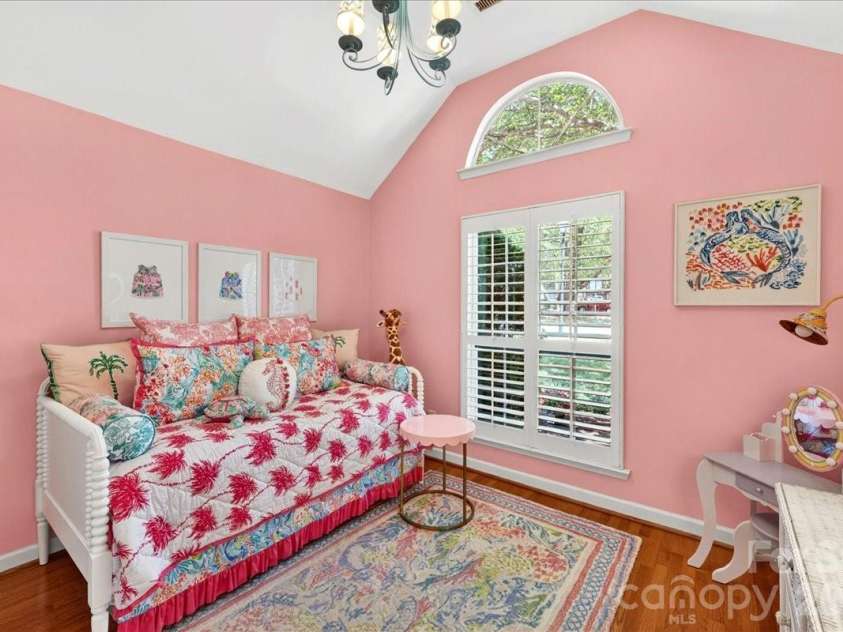 819 Mill Run Drive, Charlotte, NC 28209.  MLS# CAR4377088, YatesRealty ID 19623. 