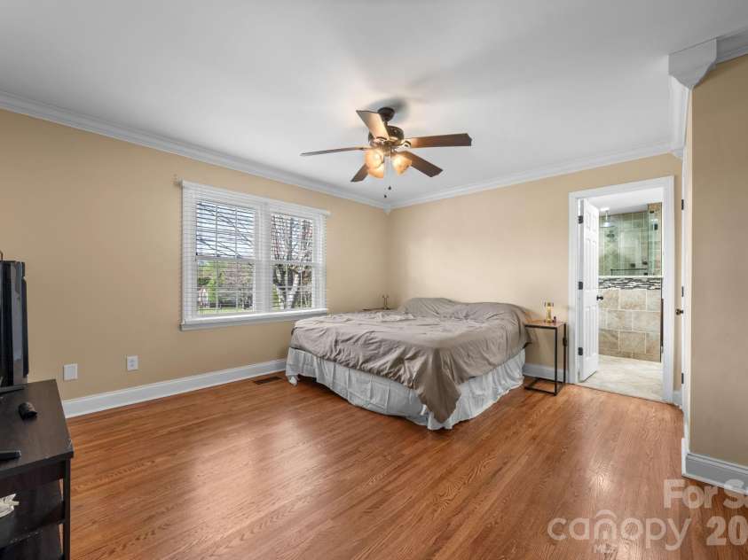 1315 Pear Drive, Conover, NC 28613.  MLS# CAR4364916, YatesRealty ID 19625. 