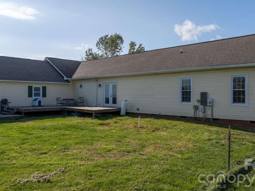 1315 Pear Drive, Conover, NC 28613.  MLS# CAR4364916, YatesRealty ID 19625. 