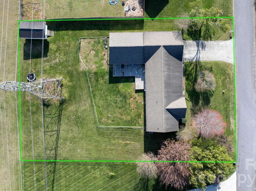 1315 Pear Drive, Conover, NC 28613.  MLS# CAR4364916, YatesRealty ID 19625. 